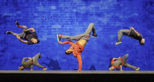 Balletto e breakdance si fondono per “Red Bull Flying Bach”