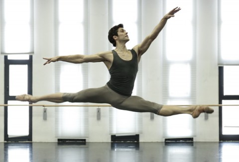 Roberto-Bolle-sala-prove-Teatro-alla-Scala-ph.-Marco-Brescia-Rudy-Amisano-K65A9295