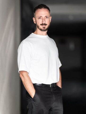 Simone-Valastro