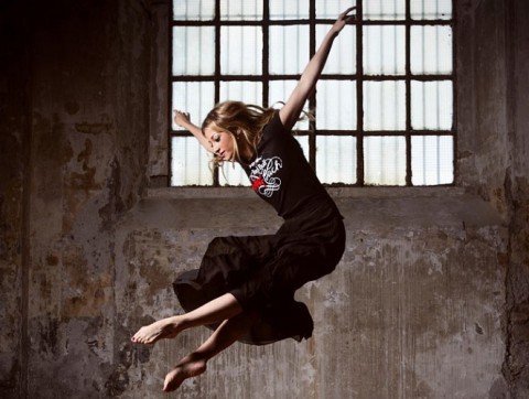 Balletto e breakdance si fondono per “Red Bull Flying Bach”