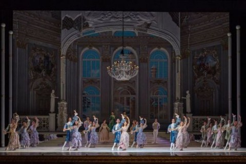 “Cenerentola”: un allestimento fiabesco ma moderno al Teatro San Carlo di Napoli