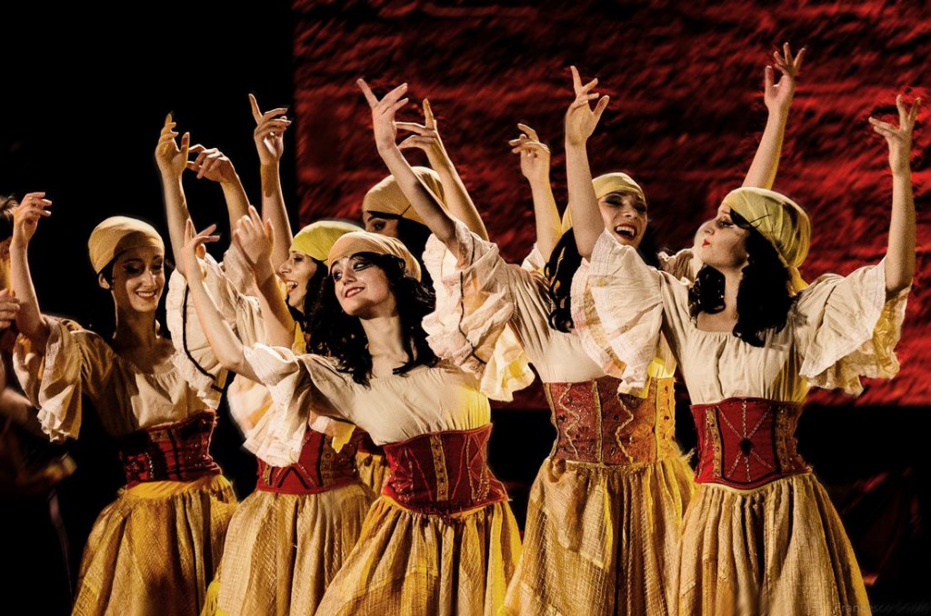 Il successo della "Carmen" di Fredy Frazutti al Teatro Carcano
